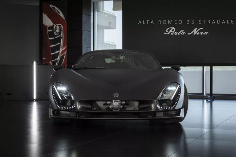 Alfa Romeo 33 Stradale Perla Nera