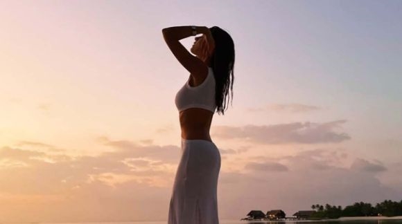 Jennifer Lopez με μπικίνι και καουμπόικες μπότες για τη νέα χρονιά - εικόνα 3
