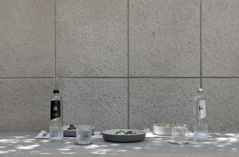 μ. artisan water