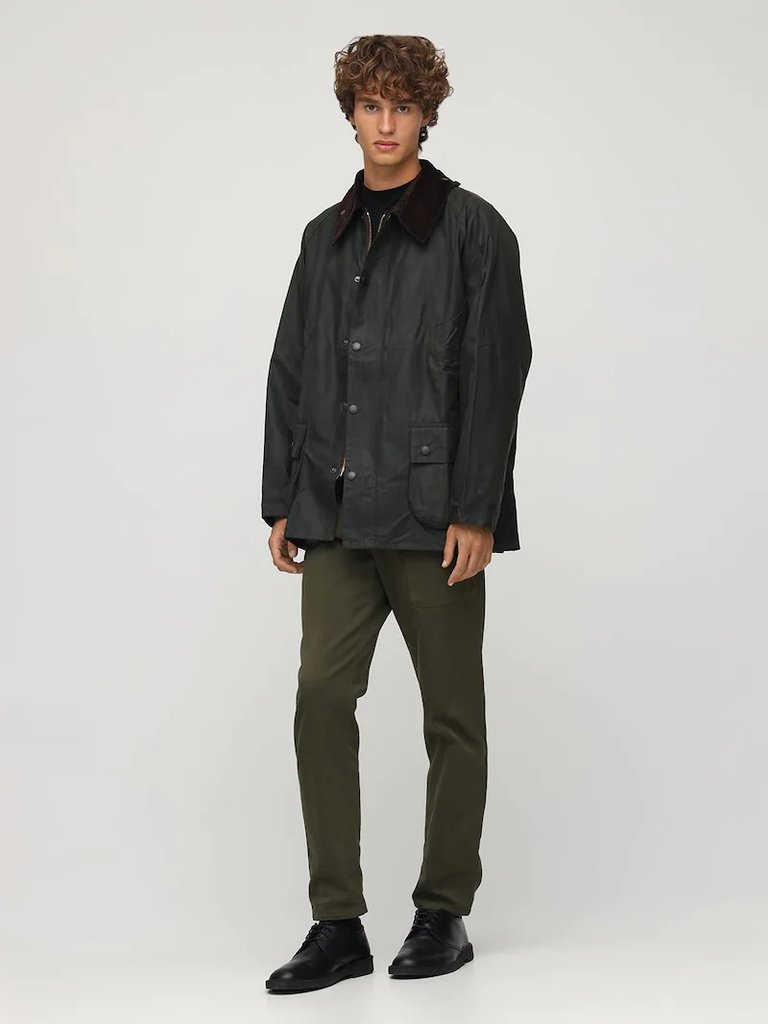 MODEL WITH JACKET