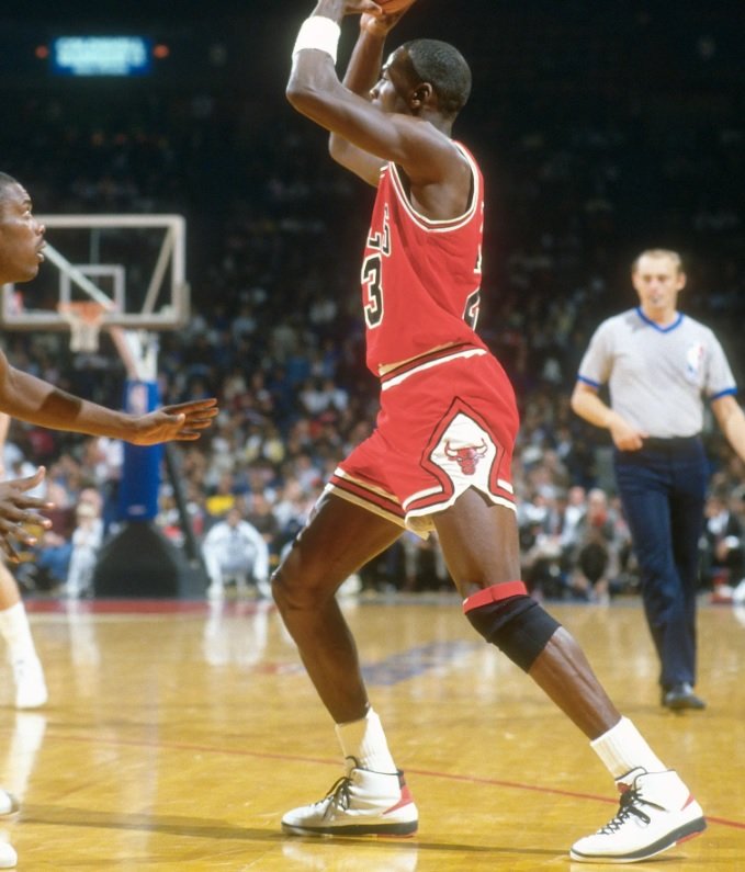 ΠΑΠΟΥΤΣΙΑ AIR JORDAN 2 2