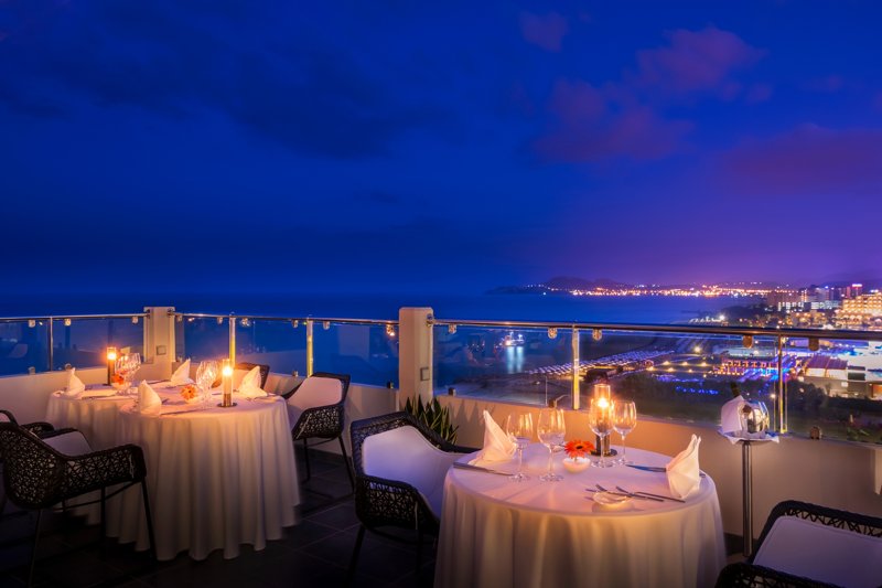 Symposio at Ark_Η βεράντα του Noble Gourmet