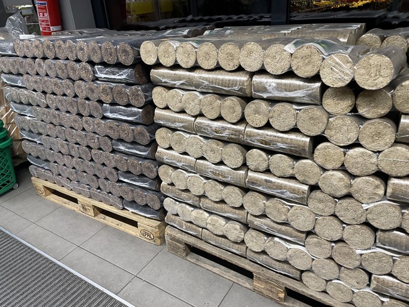 Hardwood Briquettes