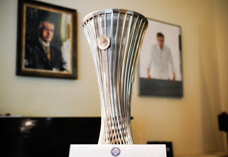 Europa Conference League, το τρόπαιο