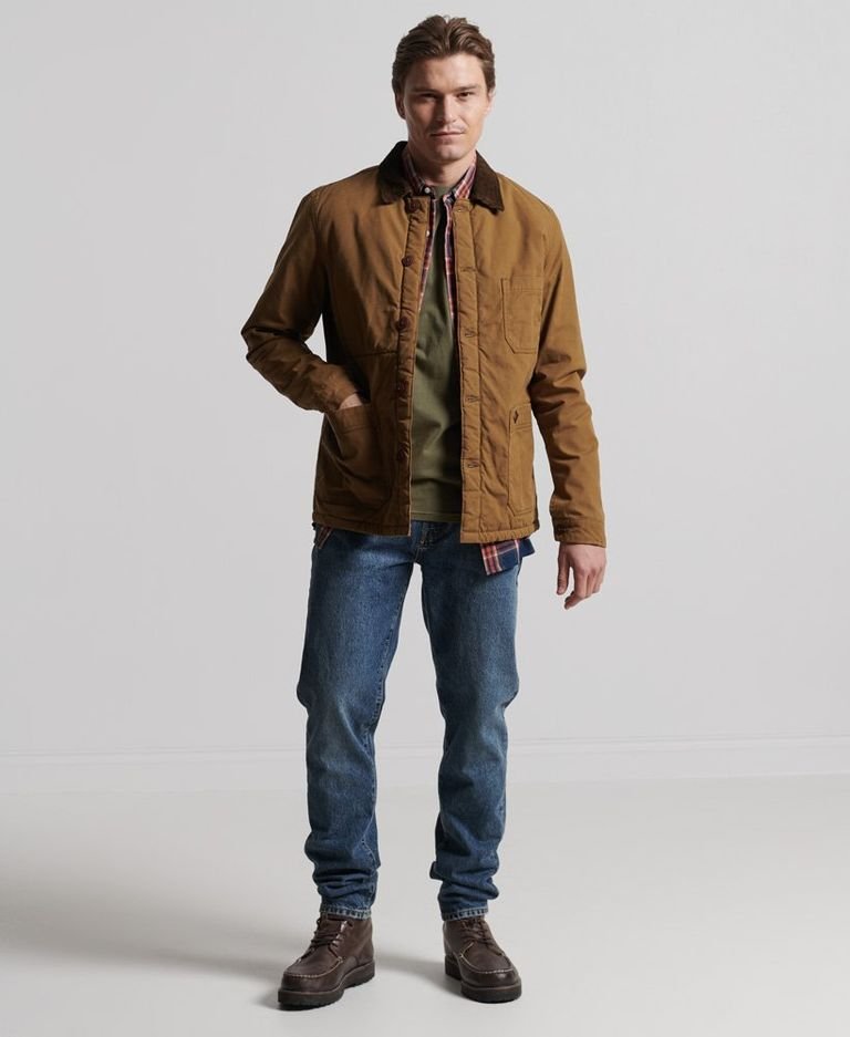 MODEL WITH JACKET