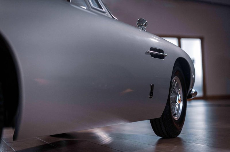 ΜΙΝΙΑΤΟΥΡΑ ASTON MARTIN DB 5 JUNIOR 2