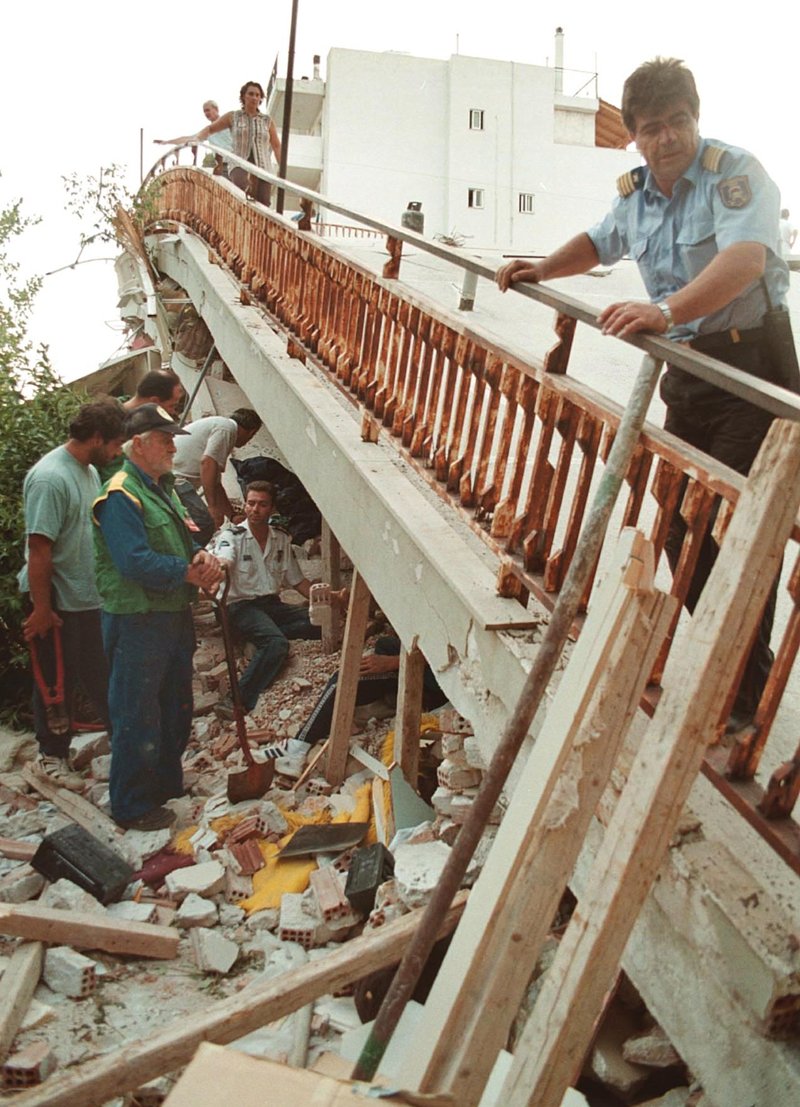ΣΕΙΣΜΟΣ 1999 1