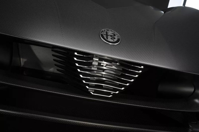 Alfa Romeo 33 Stradale Perla Nera