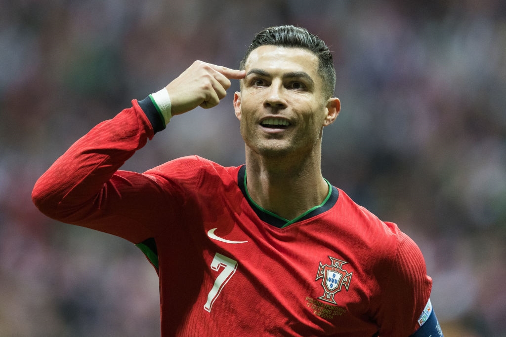 Πόσο κοστίζουν τα sneakers που φορούσε ο Lionel Messi στο Super Bowl - εικόνα 1