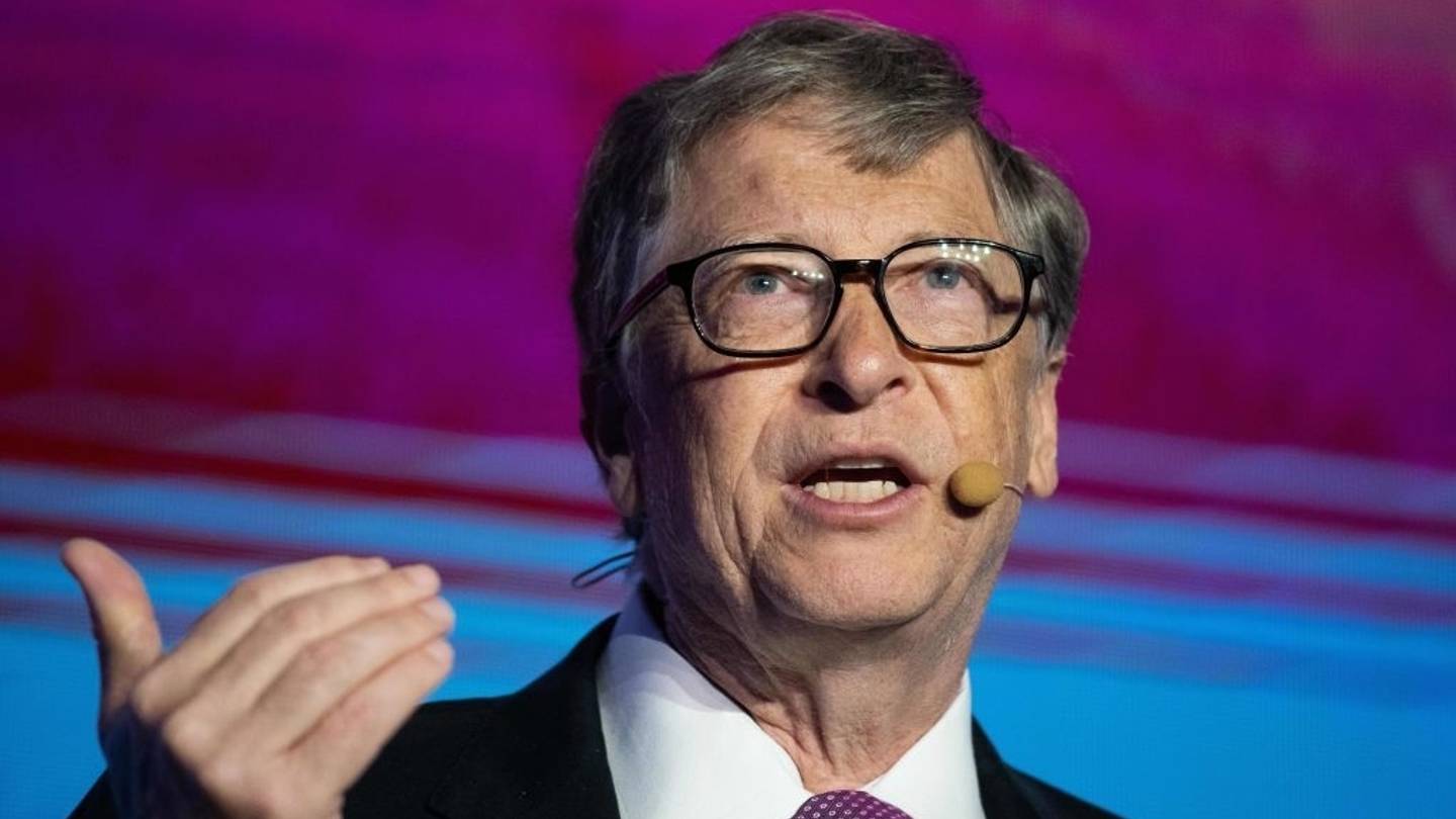Ο άγνωστος πόλεμος μεταξύ Elon Musk και Bill Gates