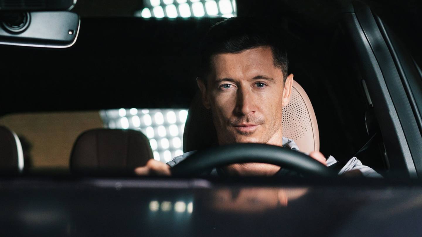 To νέο αυτοκίνητο του Robert Lewandowski είναι plug-in υβριδικό SUV