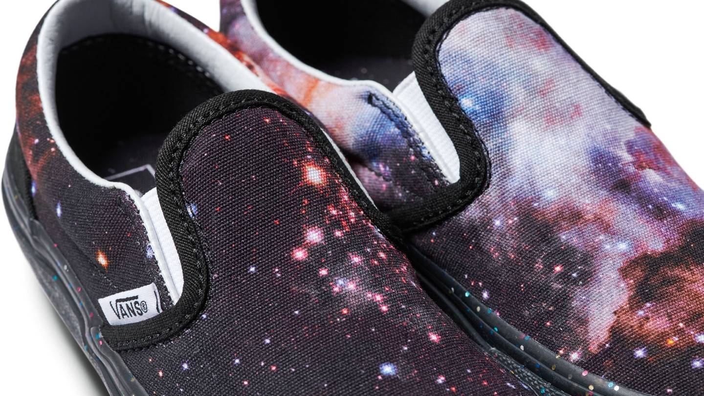 Η  Vans στη νέα της διαστημική συλλογή αποτίνει φόρο τιμής στη NASA
