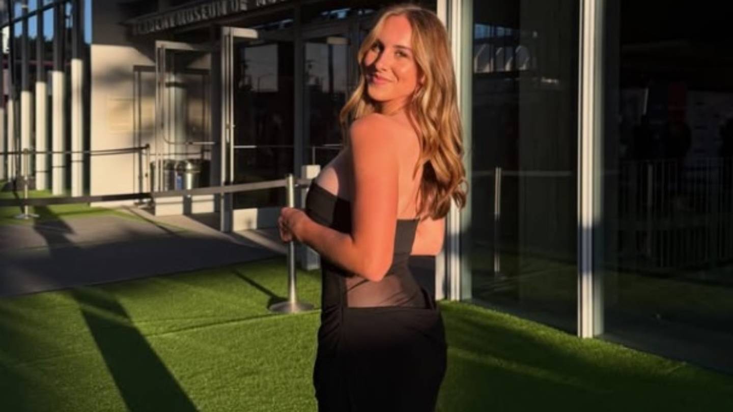 Tatum Wynalda: Η σέξι ποδοσφαιρίστρια που έκλεψε την παράσταση στην πρεμιέρα του Ted Lasso