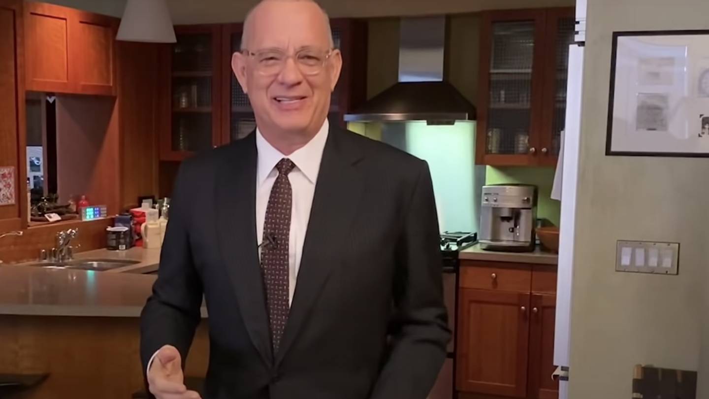 H πρώτη τηλεοπτική εμφάνιση του Tom Hanks μετά τον κορονοϊό