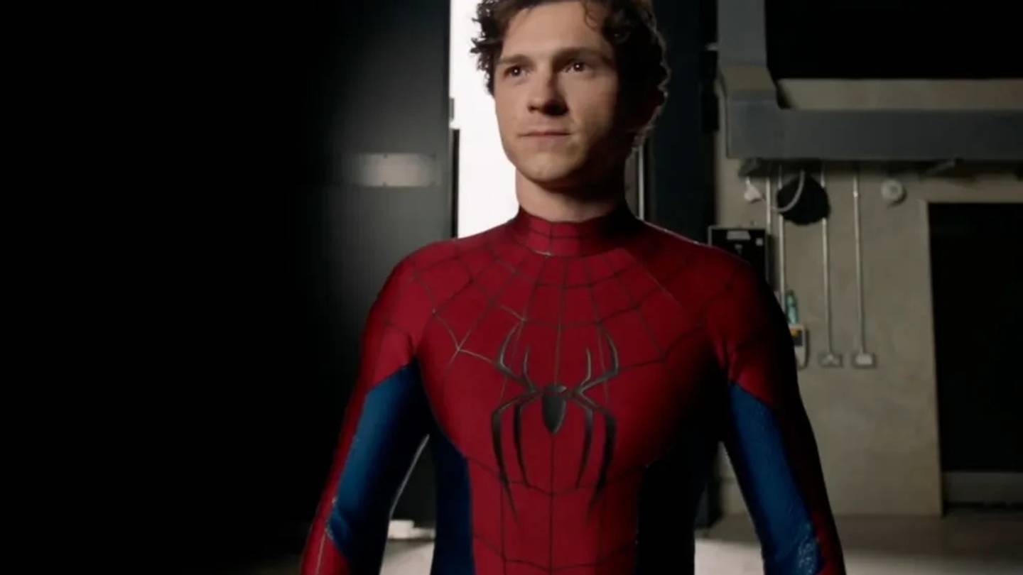 Τι κάνει ξεχωριστή τη νέα στολή του Spider-Man που φοράει ο Tom Holland