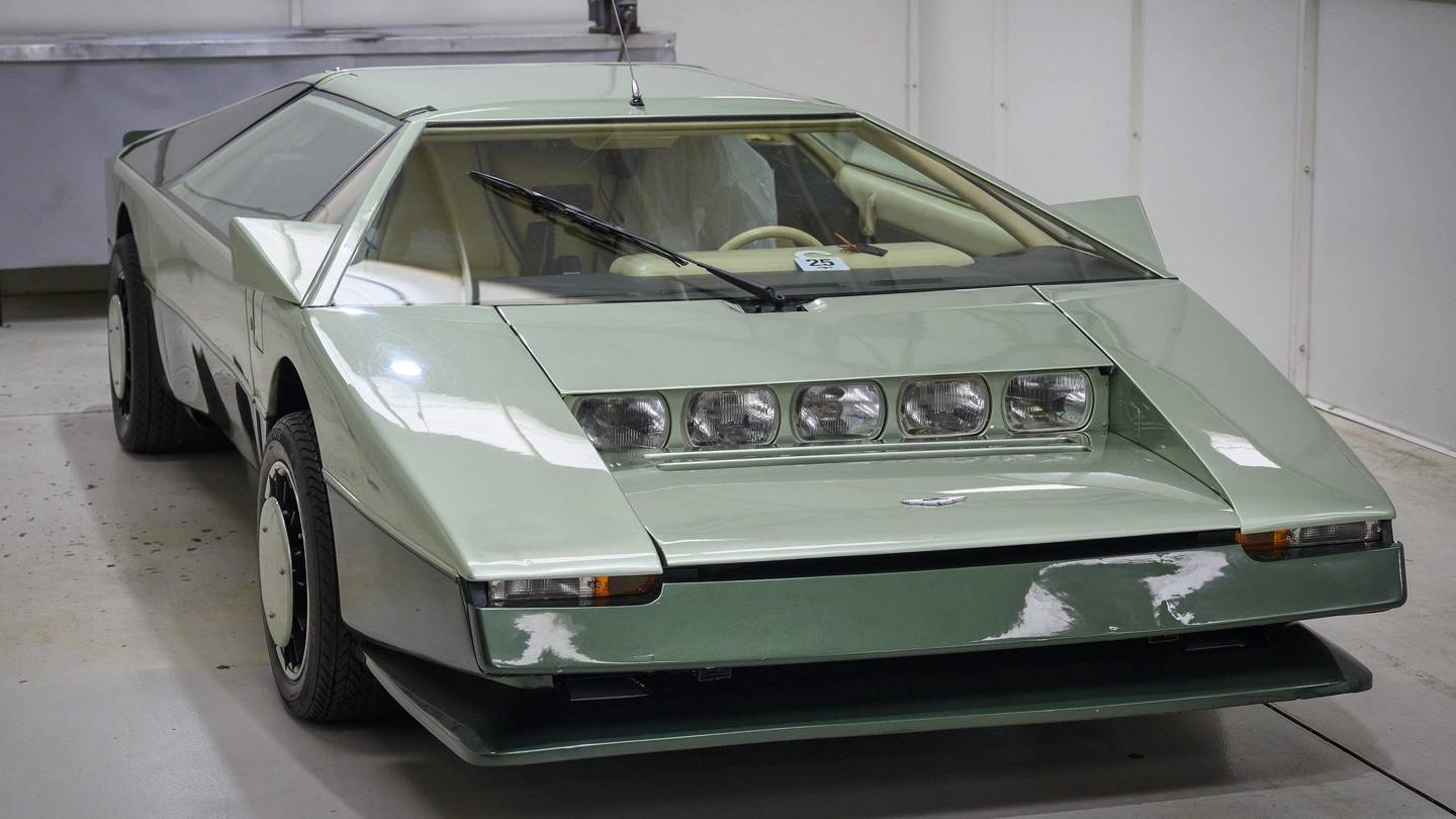 Η φουτουριστική αύρα της Aston Martin Bulldog