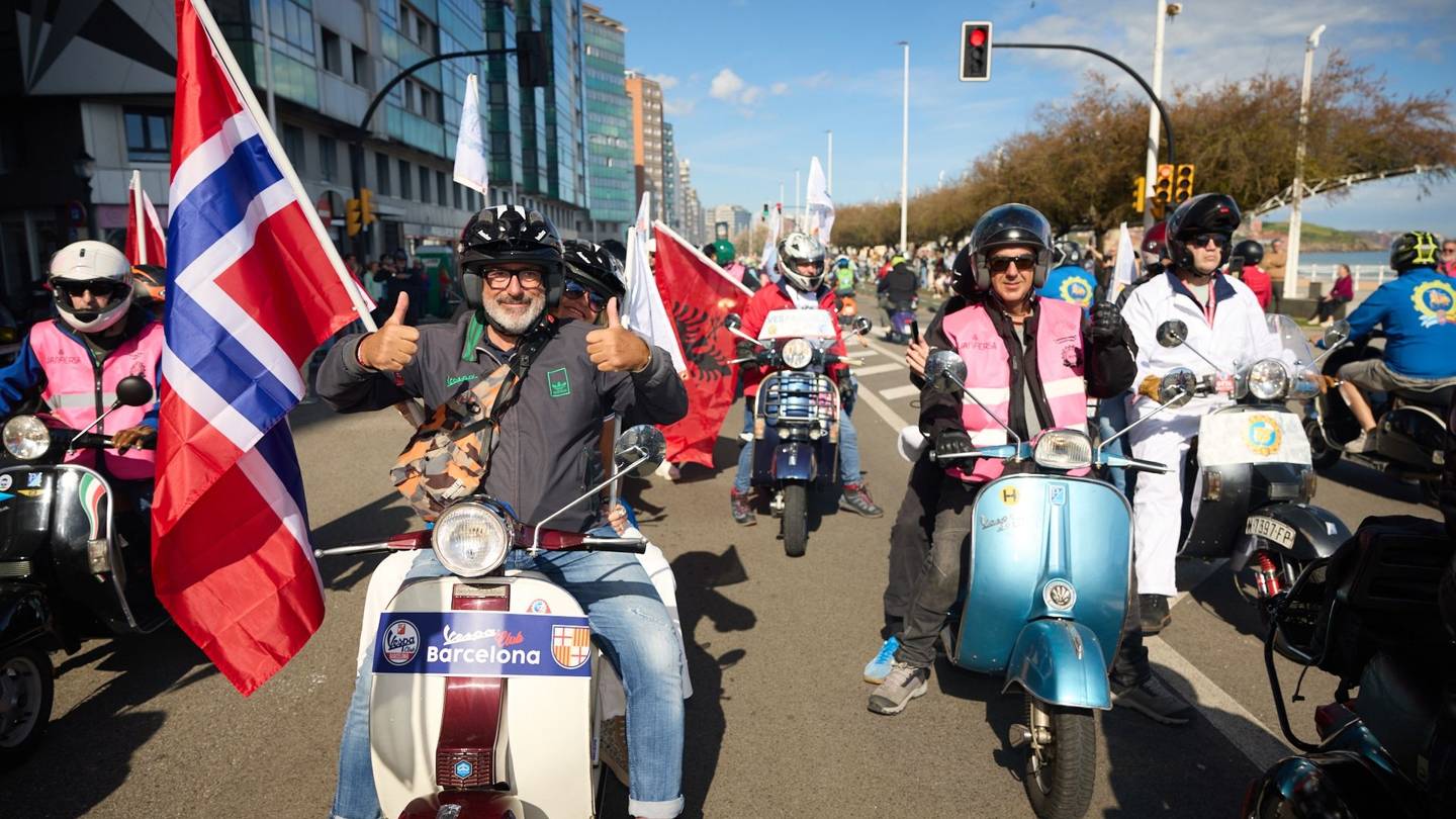 Vespa World Days 2025: 4.000 Vespa από 38 χώρες μαζί
