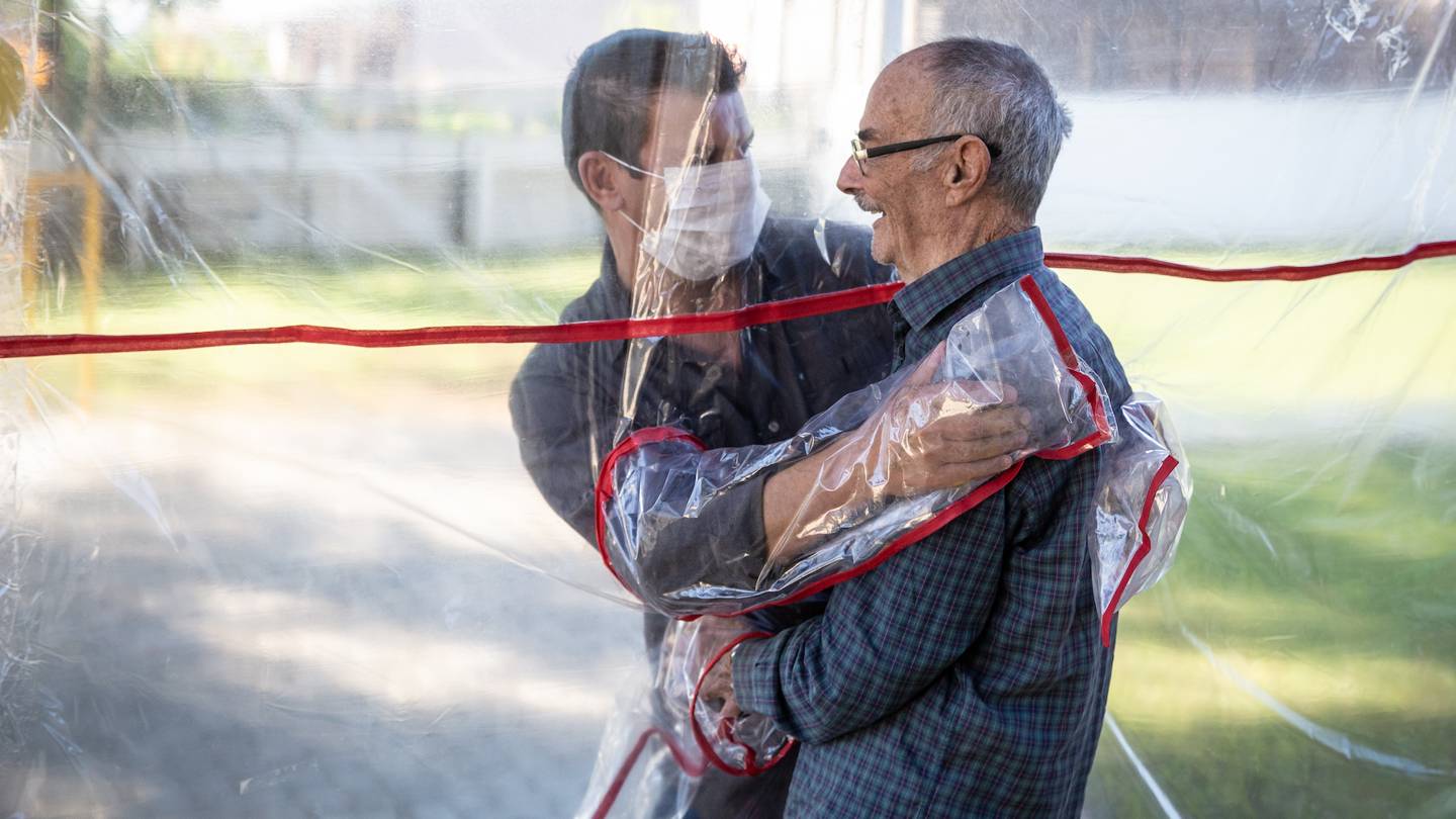 Σε οίκο ευγηρίας στην Ιταλία έφτιαξαν δωμάτια ασφαλούς αγκαλιάς