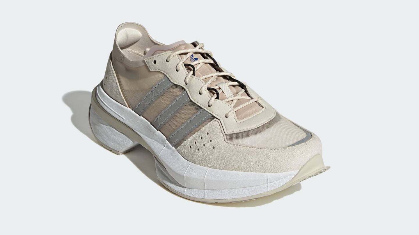 Τα νέα παπούτσια της Adidas μας δείχνουν ψηλότερους