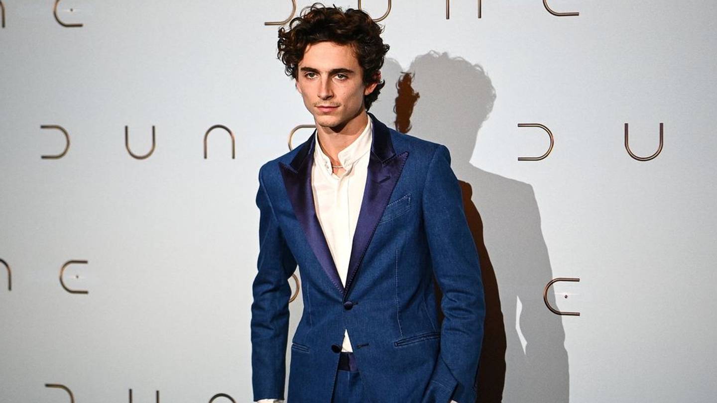 Ο Timothée Chalamet με denim tuxedo. Γιατί όχι;