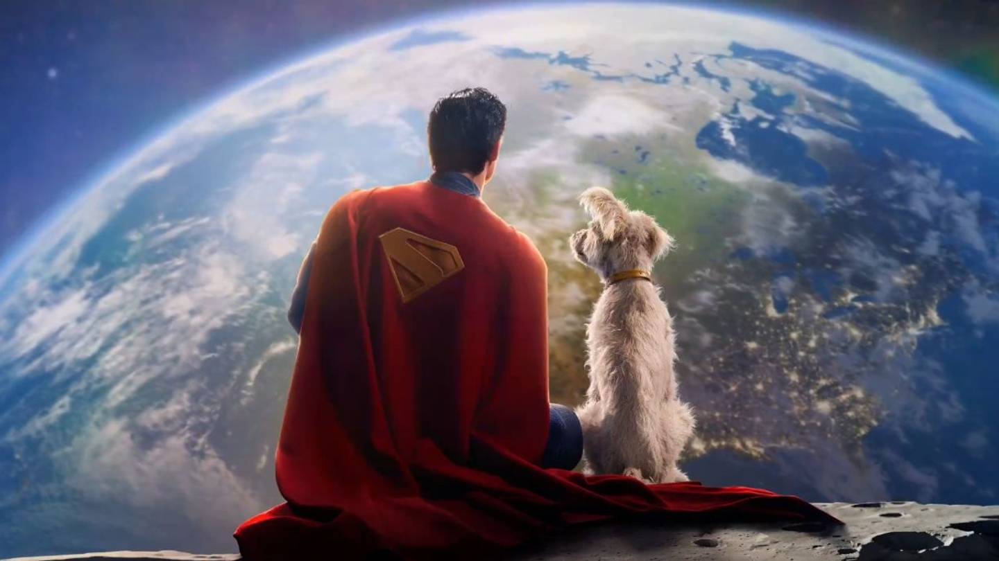 O Superman ποζάρει με τον σκύλο του για τη νέα ταινία του James Gunn