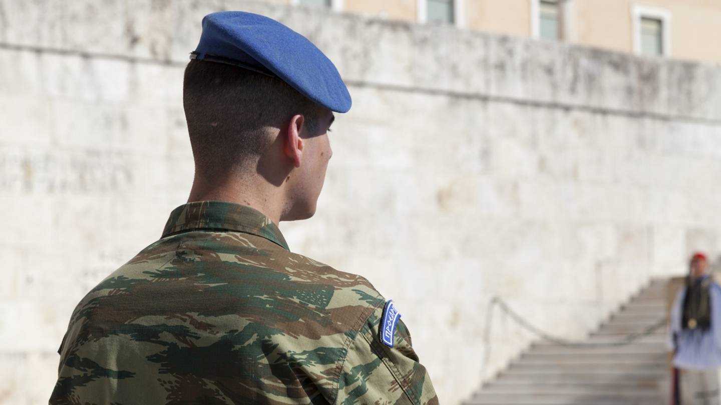 Τι ισχύει σε περίπτωση επιστράτευσης στην Ελλάδα - Ποιες ηλικίες δεν καλούνται
