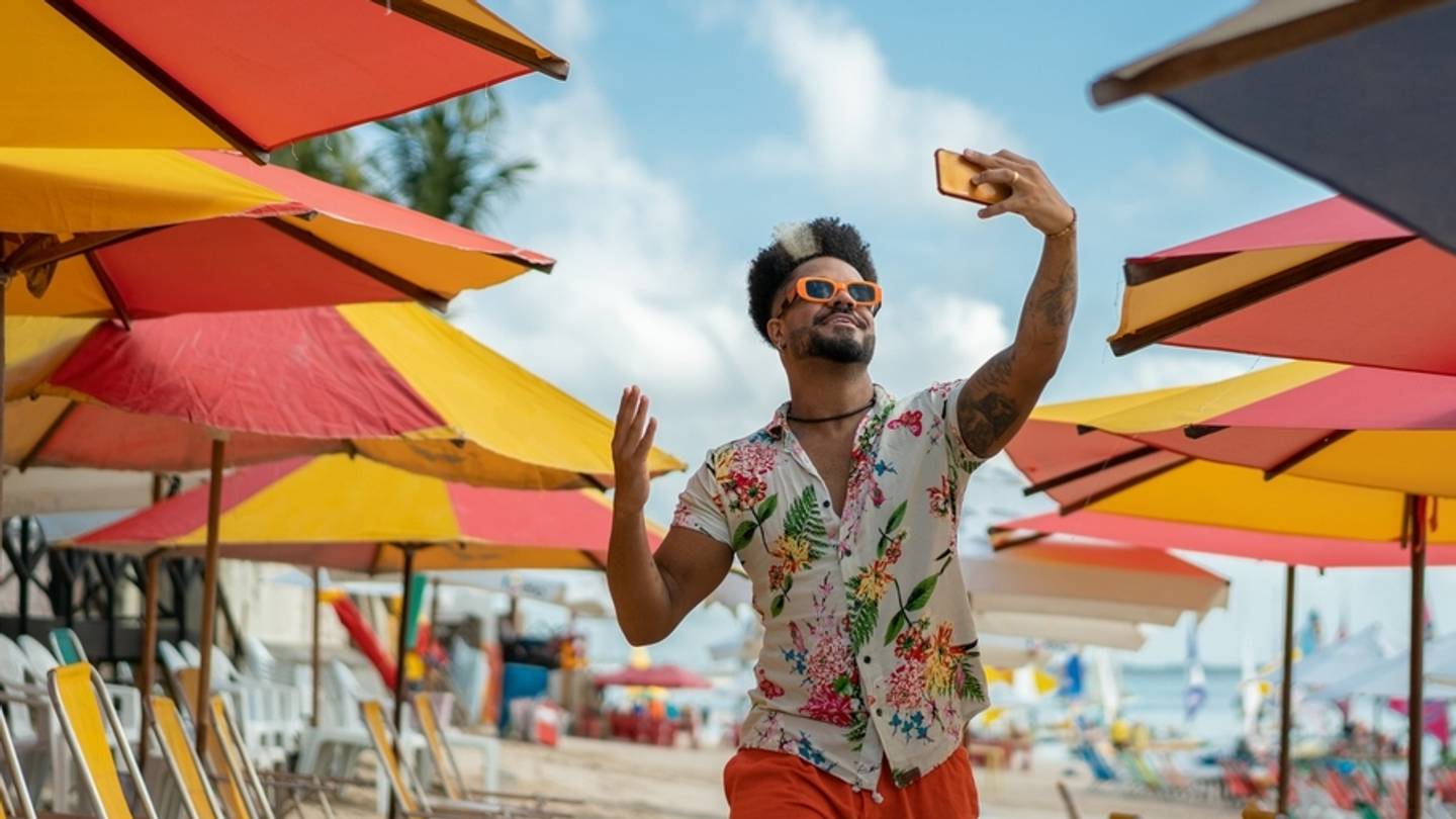 Πώς βγάζουν λεφτά οι travel influencers