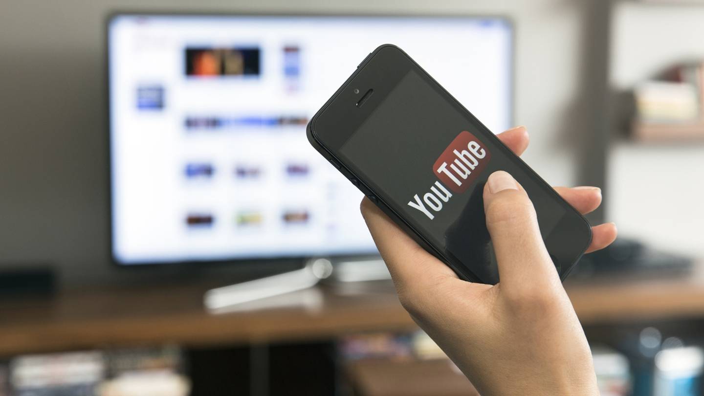 Το YouTube απέκτησε δυνατότητα μεταγλώττισης μέσω τεχνητής νοημοσύνης