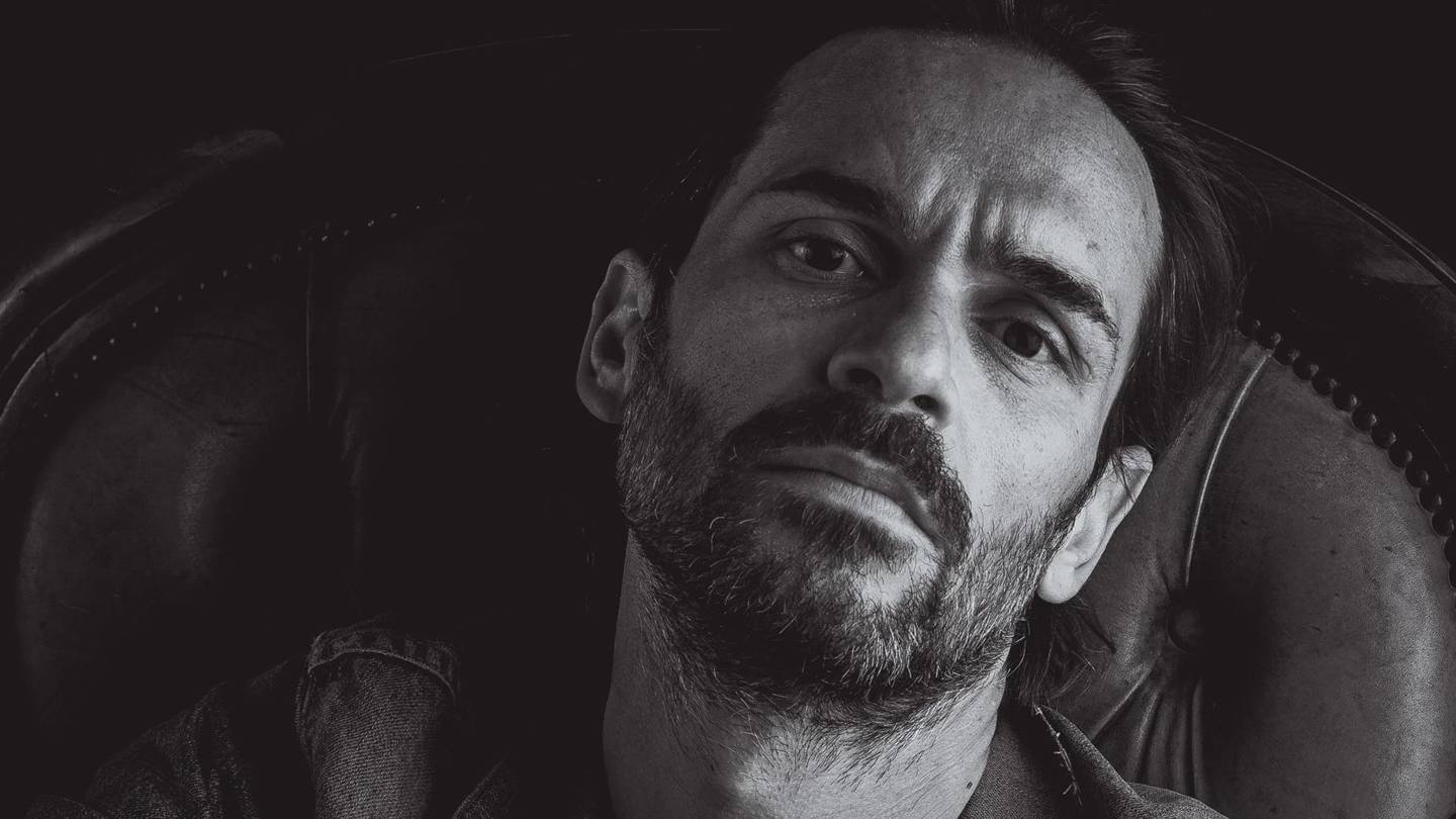 H σουρεάλ ζωή του Νίκου Πουρσανίδη
