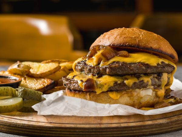 Το ψωμί στο burger δεν είναι λεπτομέρεια: Ποιο bun ταιριάζει σε κάθε burger