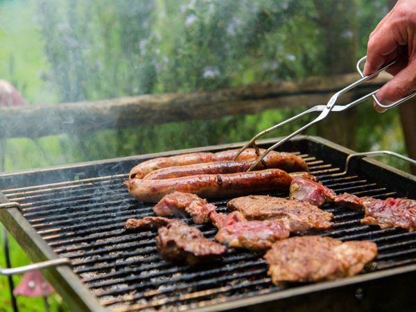 5 τίμιες κοπές κρέατος για BBQ χωρίς να αδειάσεις το πορτοφόλι σου
