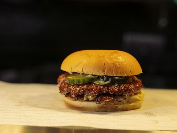 Το smash burger που πρέπει να δοκιμάσεις στην Αθήνα