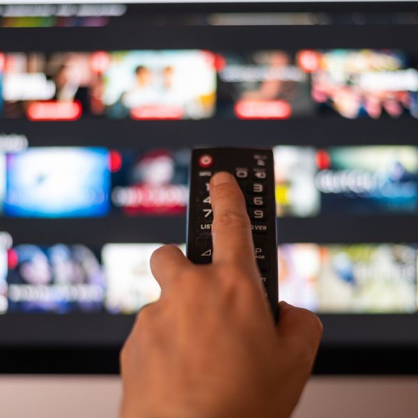 Πώς μας επηρεάζει η εξαγορά της Warner Bros. από το Netflix