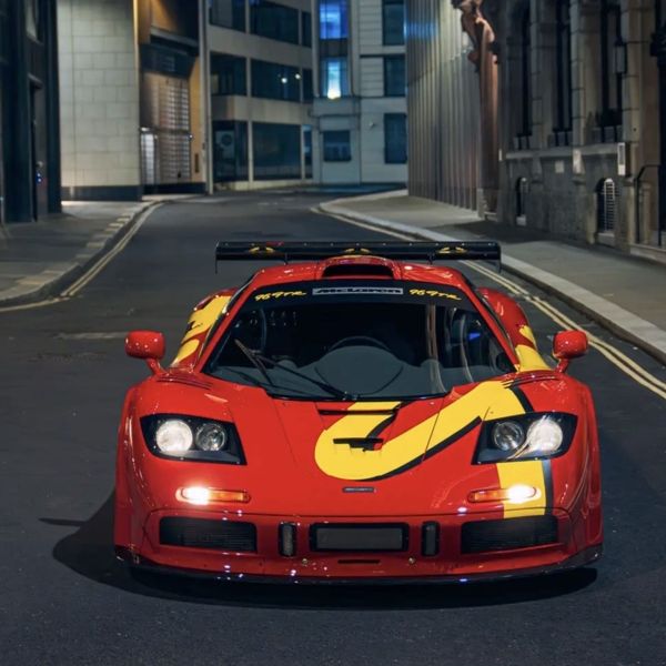 Η McLaren F1 GTR που μοιάζει με έργο τέχνης έγραψε ιστορία-δείτε πόσο πουλήθηκε