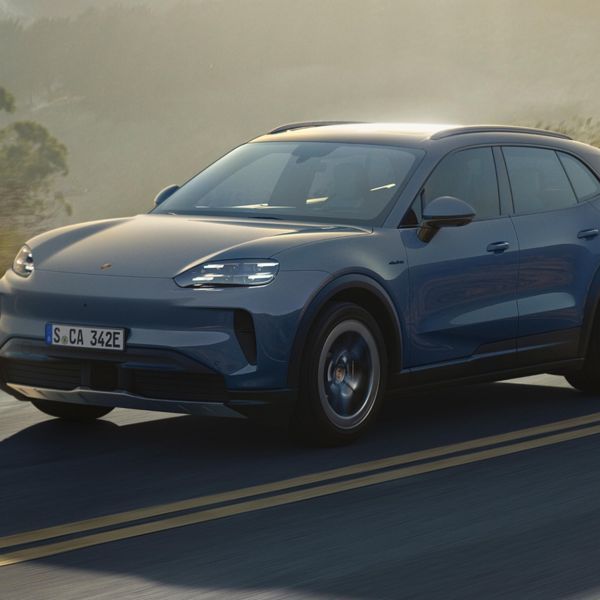 Ηλεκτρική Porsche Cayenne S: Ψυχή supercar σε σώμα SUV