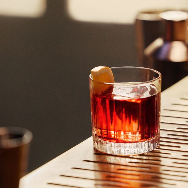 Negroni: Η μέρα που γεννήθηκε το εμβληματικό κοκτέιλ