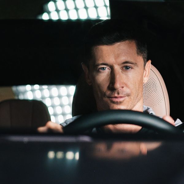 To νέο αυτοκίνητο του Robert Lewandowski είναι plug-in υβριδικό SUV