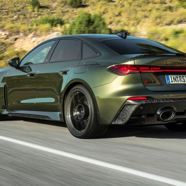 Επιτέλους κτηνώδες Audi RS5 με twin turbo V6 630 ίππων-μπαίνει και πρίζα (εικόνες)