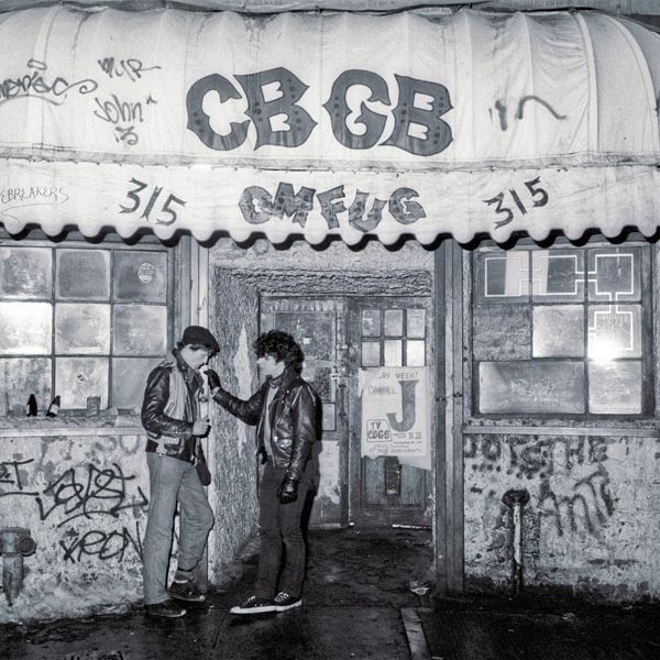 1977: Η έκρηξη του punk