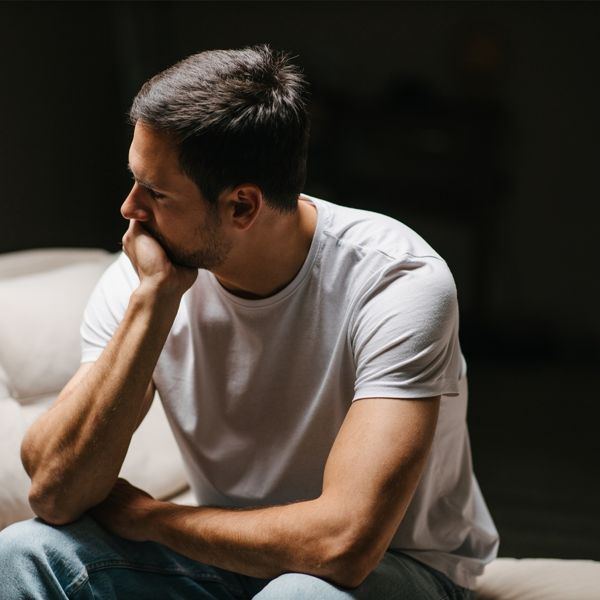 Η στυτική δυσλειτουργία στα 30: Γιατί αυξάνεται και τι φταίει