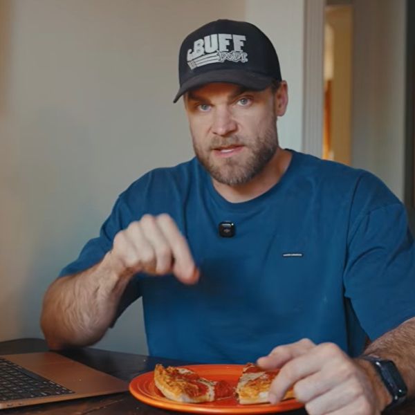 Δύο fitness influencers έτρωγαν μόνο πίτσα για μια εβδομάδα-Κατάφεραν να κάψουν λίπος;