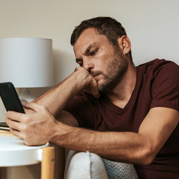 Τι κάνουν TikTok, Instagram Reels και YouTube Shorts στον εγκέφαλο