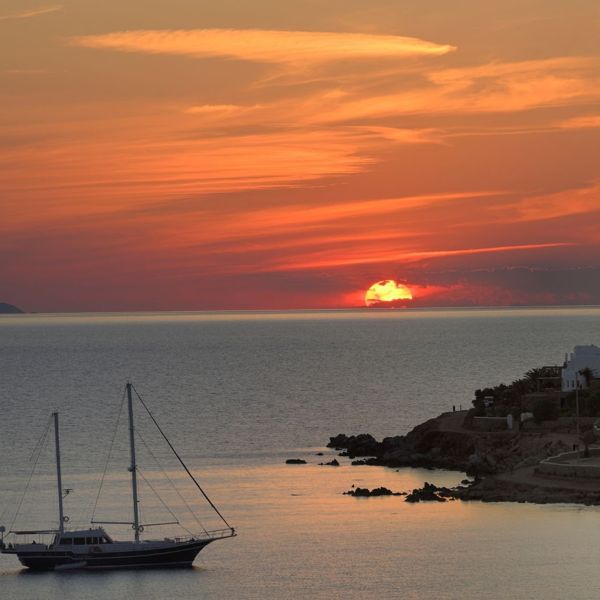 Ο άνθρωπος που είδε τη Μύκονο να γίνεται μύθος