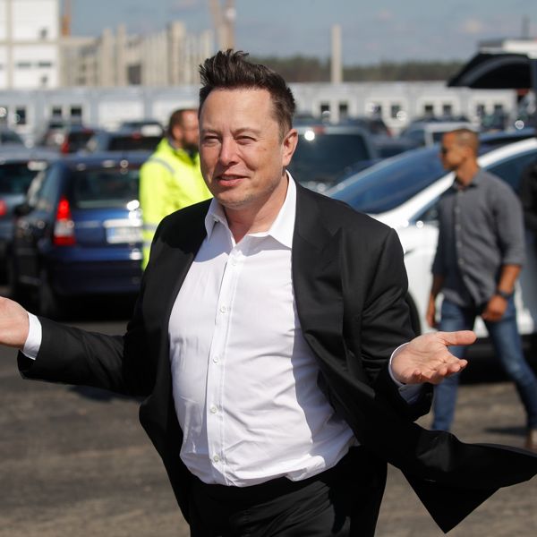 Μπήκαμε για λίγο στο πορτοφόλι του Elon Musk και χαθήκαμε στα μηδενικά