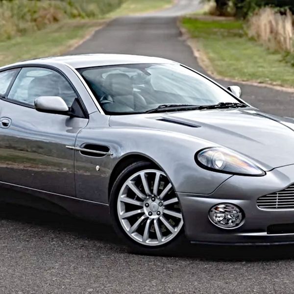 Pierce Brosnan: Τι απέγινε η μοναδική Aston Martin που χρησιμοποίησε ως James Bond