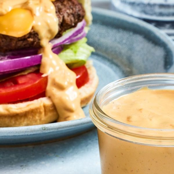 Sauce για burger με 3 υλικά – Η πιο εύκολη σπιτική συνταγή