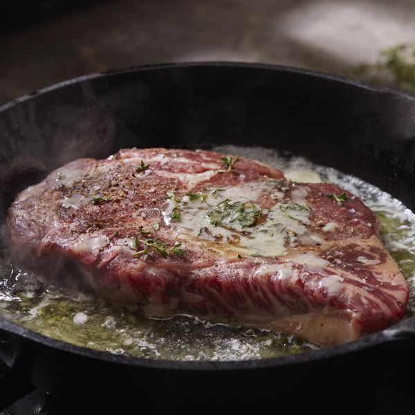 Πώς να ψήσεις steak σε τηγάνι σαν επαγγελματίας: Τα μυστικά για τέλεια κρούστα και ζουμερό εσωτερικό