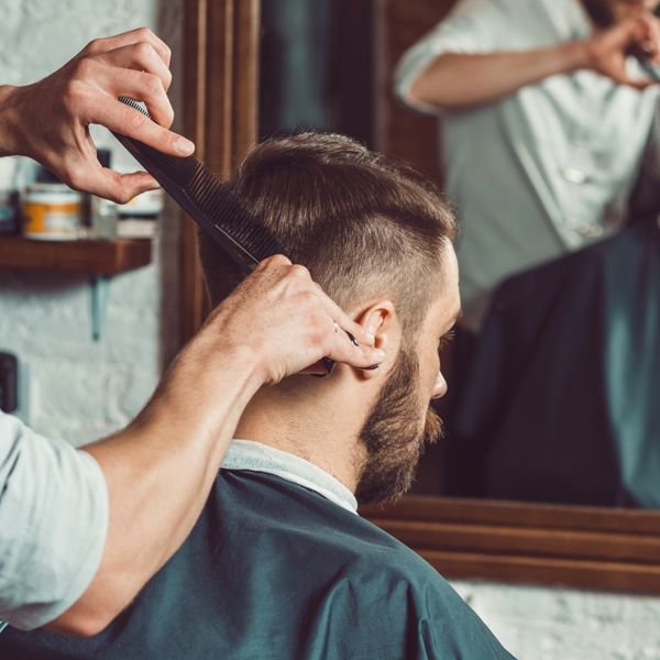 Πόσο κοστίζει το ανδρικό κούρεμα σε 40 χώρες-η τιμή στην Ελλάδα