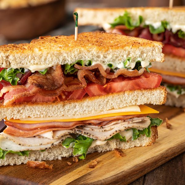 Πώς να φτιάξεις club sandwich καλύτερο από του delivery