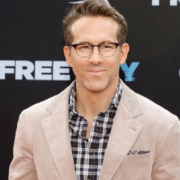 Η άνω τελεία του Ryan Reynolds στο Χόλιγουντ